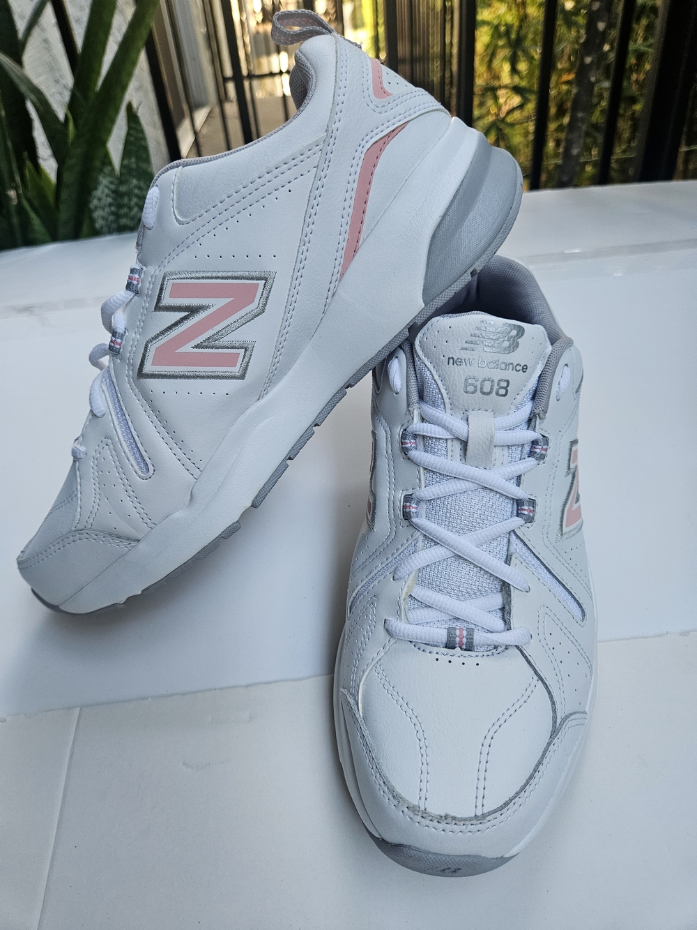 New Balance 608v5 White Pink Comfort Training Walking Shoes Women’s Size 10.5 W